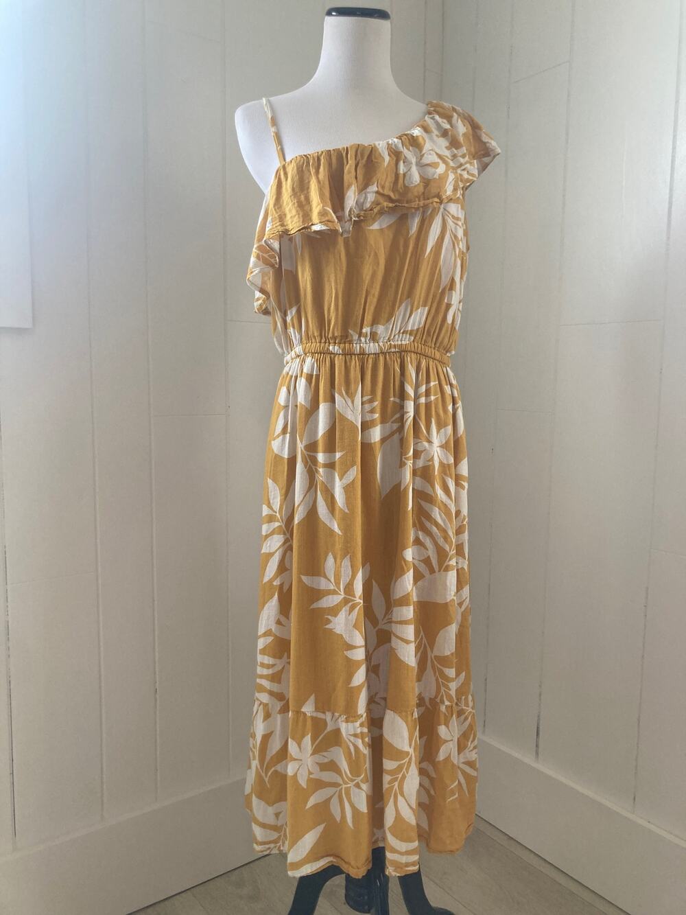 Old Navy Yellow and White Tropical Print Sun Dress, Size M